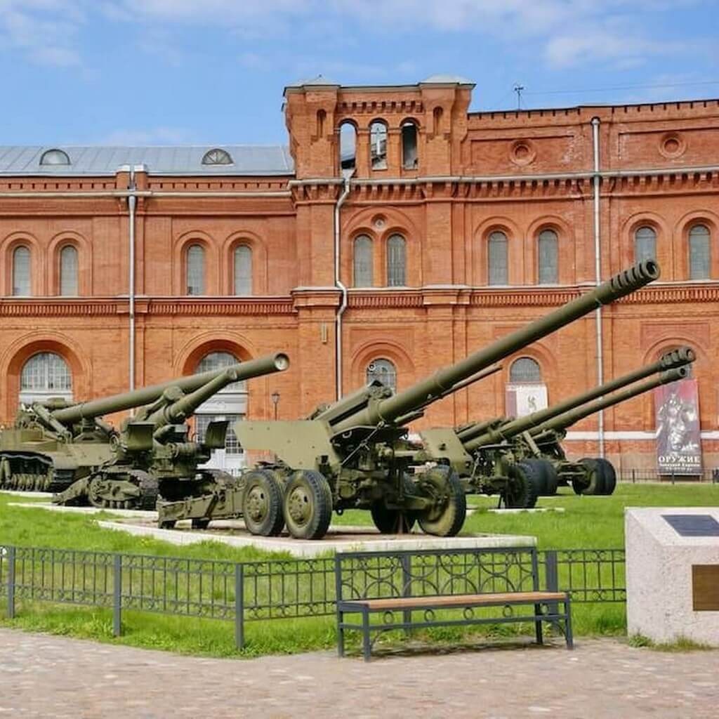 Музей Артиллерии.jpg Музей Артиллерии.jpg